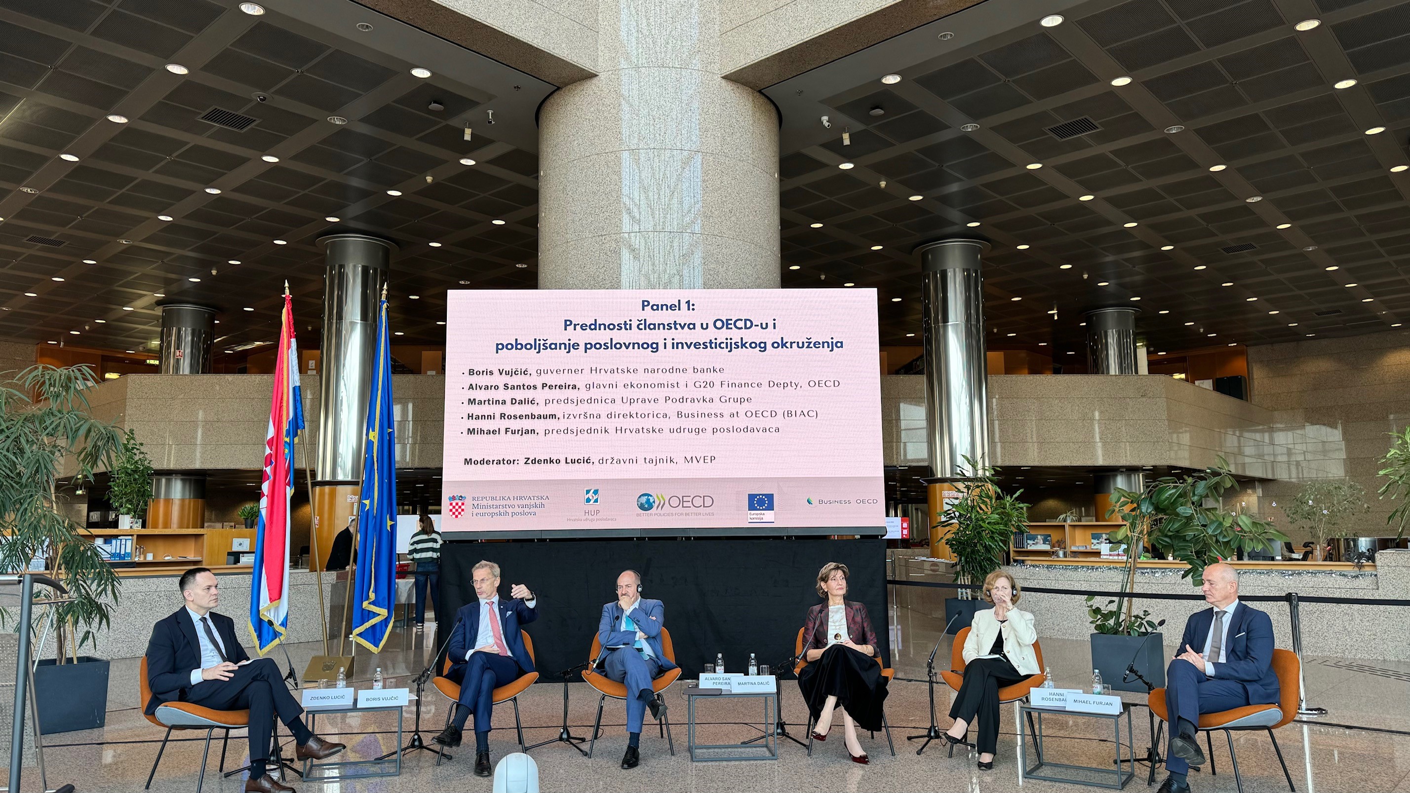 Guverner HNB-a sudjelovao na panel raspravi u okviru konferencije o prednosti pristupanja Republike Hrvatske OECD-u Guverner HNB-a sudjelovao na panel raspravi u okviru konferencije o prednosti pristupanja Republike Hrvatske OECD-u