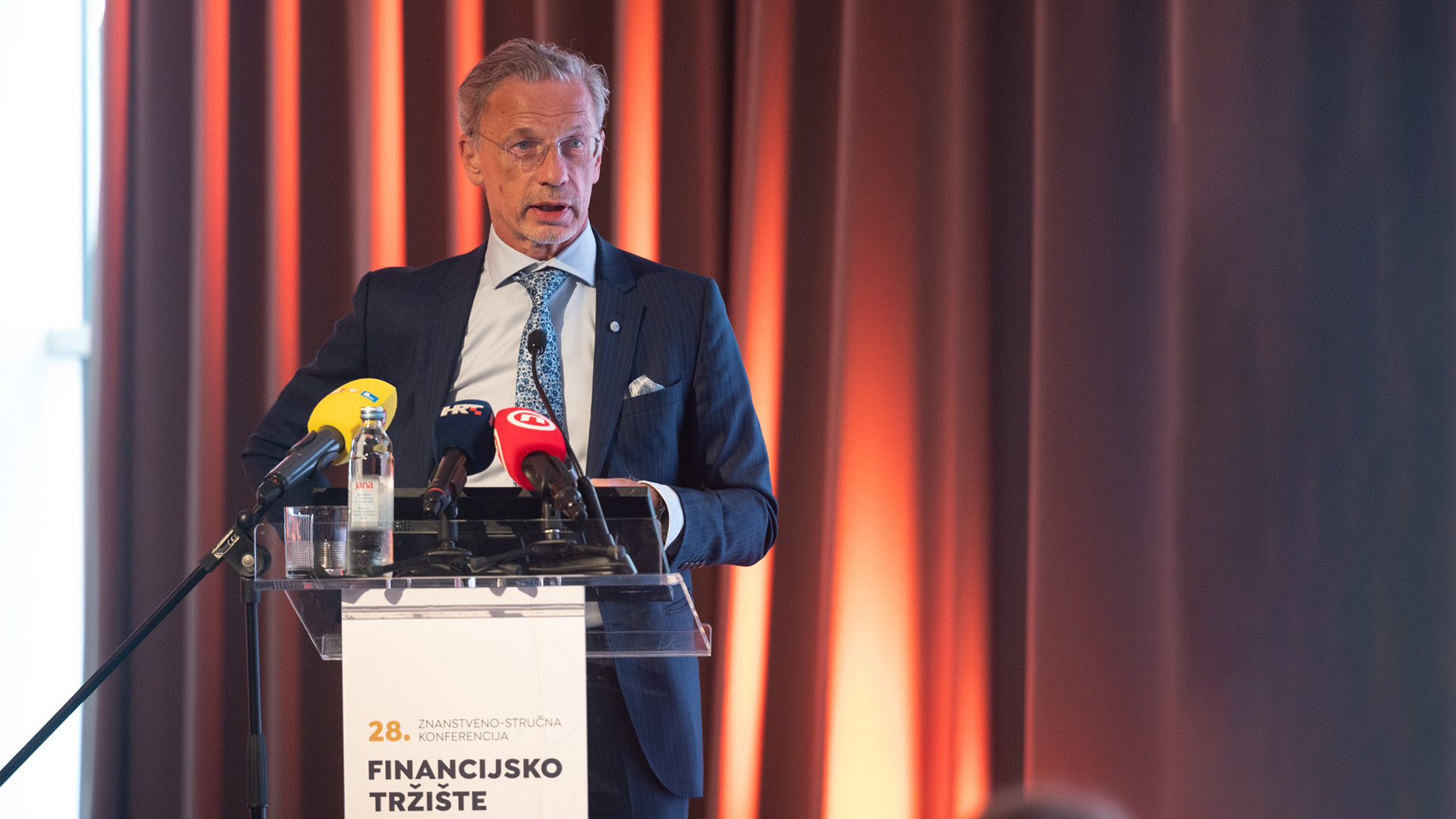 Izlaganje guvernera Borisa Vujčića na 28. konferenciji Financijsko tržište Izlaganje guvernera Borisa Vujčića na 28. konferenciji Financijsko tržište